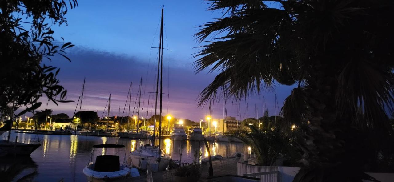 La Cigale De Mer A 100 M De La Plage Et Du Centre Ville Du Grau Du Roi เลอ โกร-ดู-รัว ภายนอก รูปภาพ